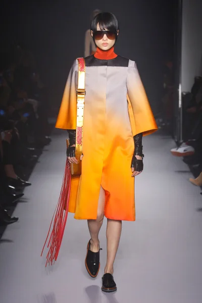 Look 3